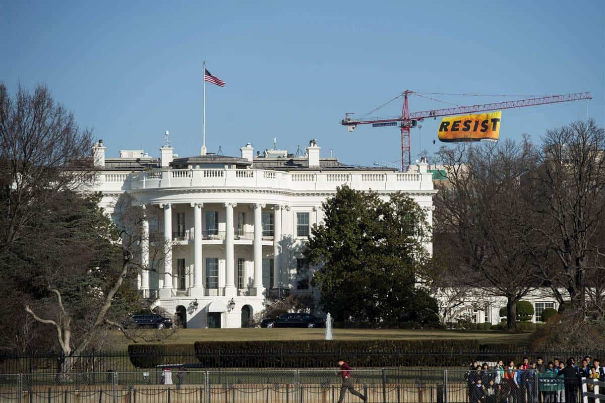 White House with Resist banner